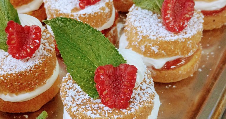 Mini Victoria sandwich