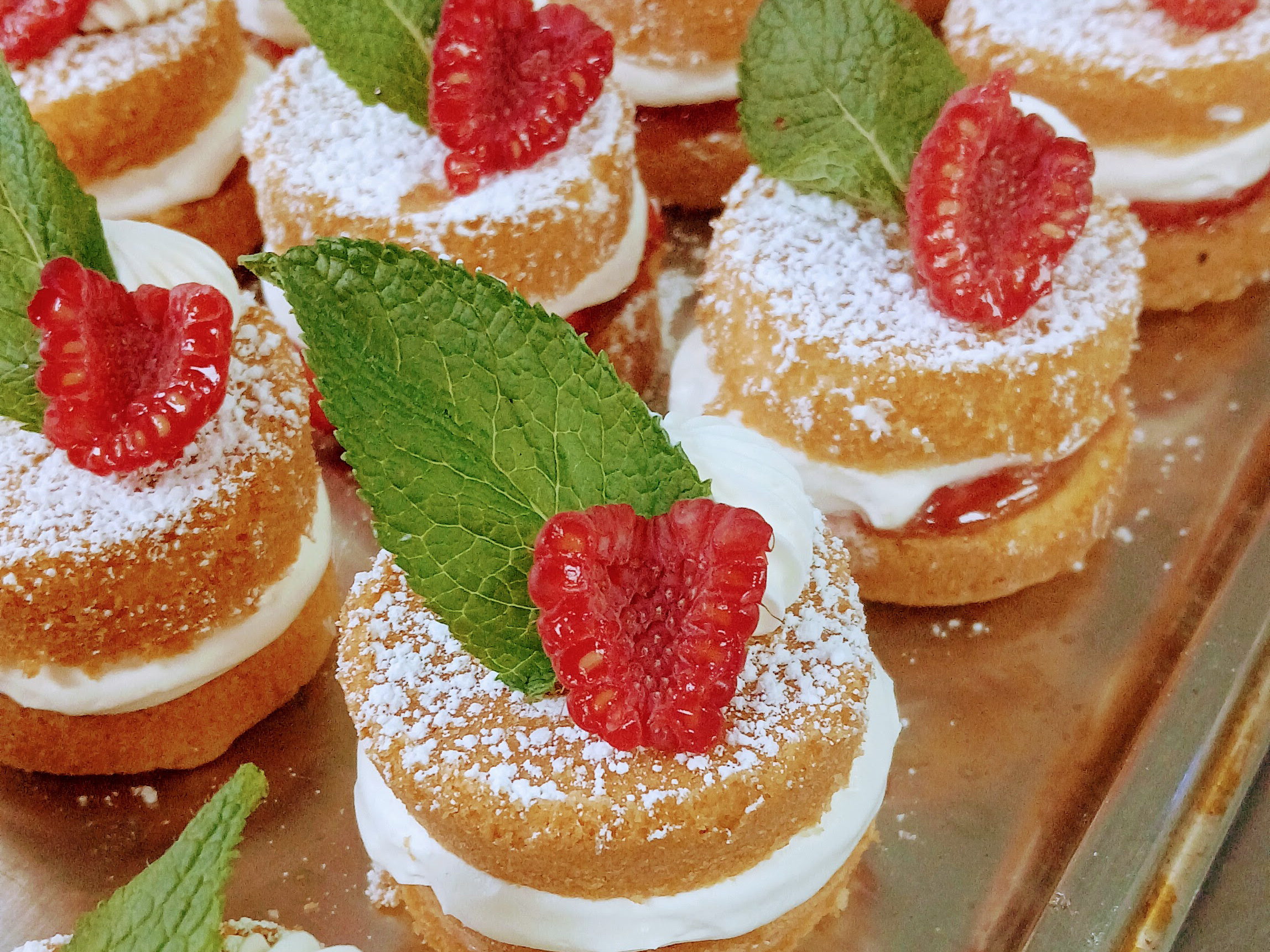 Mini Victoria sandwich